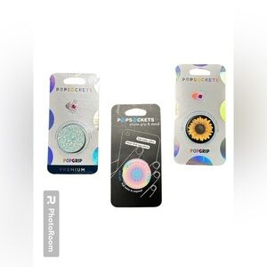 New Set of 3 Pop Sockets